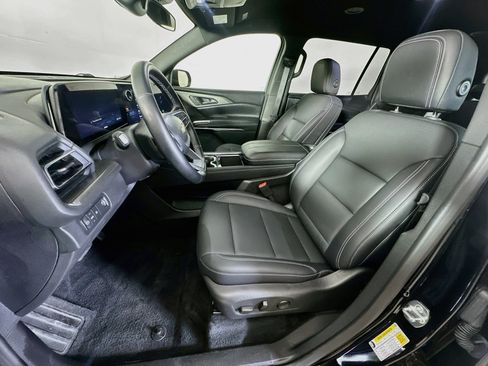 Used 2026 Chevrolet Traverse LT FWD image 13