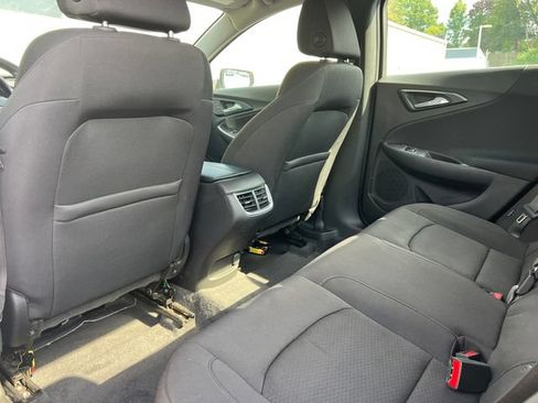Used 2019 Chevrolet Malibu LT w/ Driver Confidence Package II FWD image 29