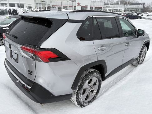Certified 2022 Toyota RAV4 XLE w/ Convenience Package image 5