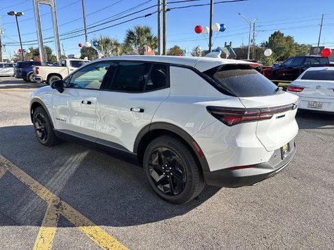 New 2026 Chevrolet Equinox EV LT image 5