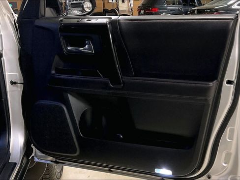 Used 2019 Toyota 4Runner TRD Off-Road Premium image 21