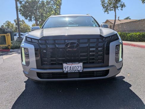 Used 2025 Hyundai Palisade SEL FWD image 3