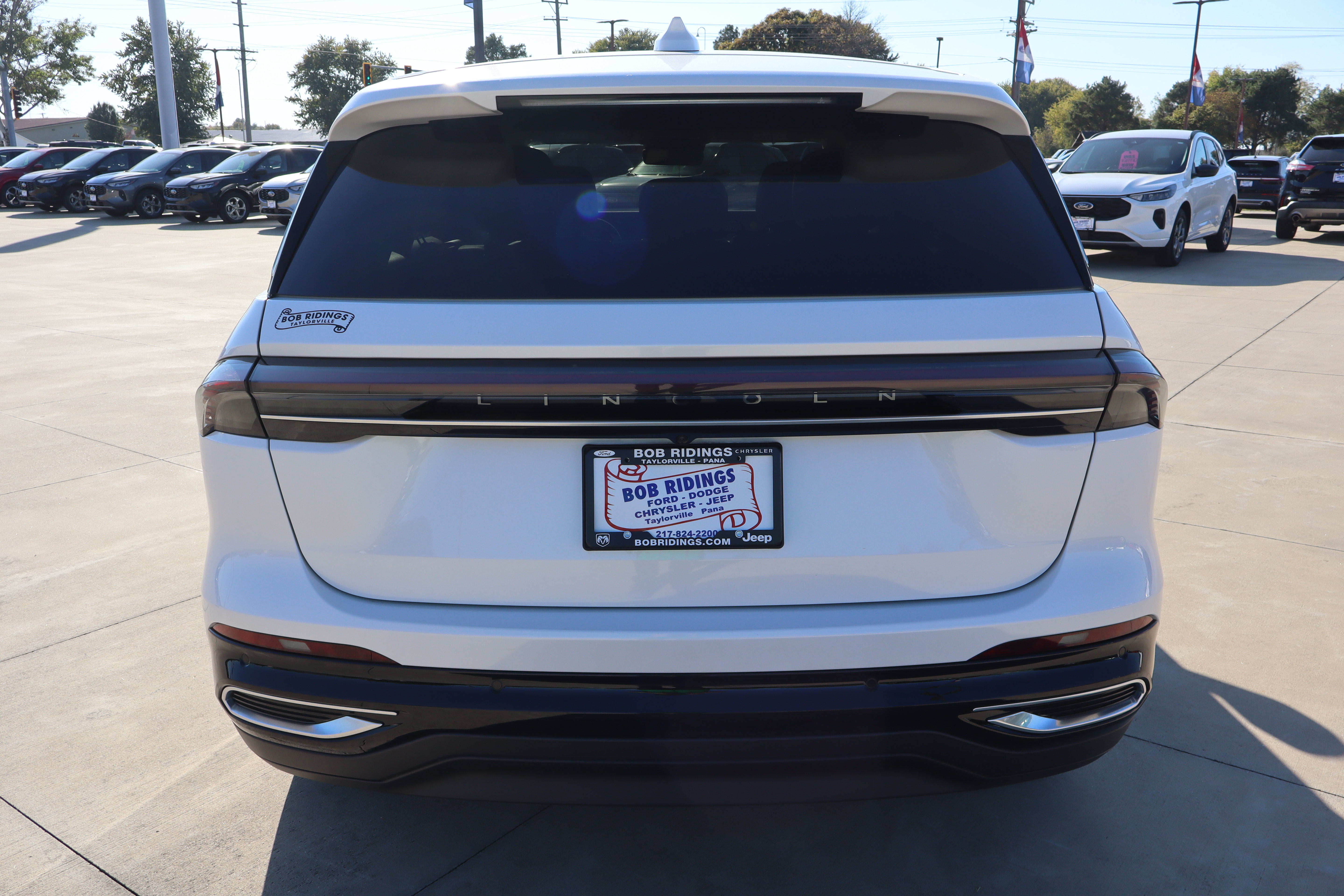 Used 2024 Lincoln Nautilus Premier AWD/4WD image 6