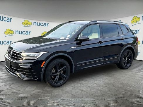 Used 2024 Volkswagen Tiguan SE R-Line AWD/4WD image 3