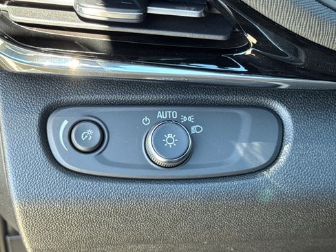 Used 2026 Buick Envista Sport Touring w/ Convenience I Package FWD image 34