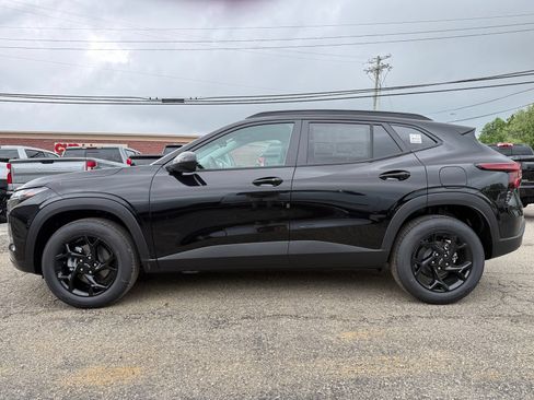 New 2026 Chevrolet Trax LT w/ Midnight Edition FWD image 5