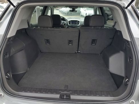 Used 2024 GMC Terrain SLE image 26