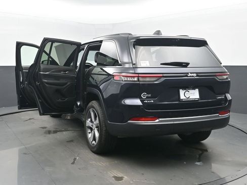 Used 2024 Jeep Grand Cherokee Limited w/ Luxury Tech Group II image 56