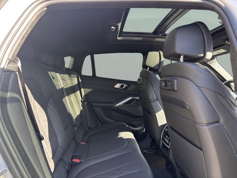 Used 2022 BMW X6 xDrive40i w/ Executive Package image 34