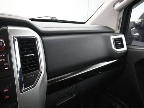 Used 2016 Nissan Titan XD AWD/4WD image 18