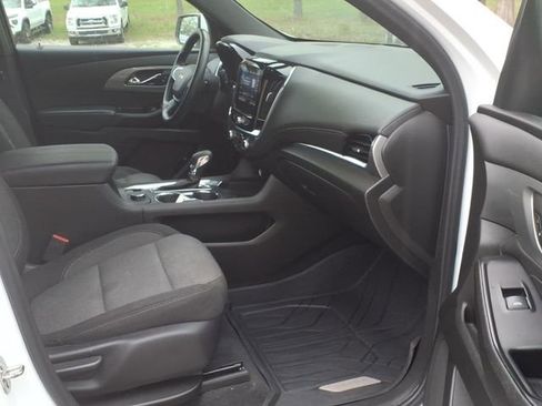 Used 2023 Chevrolet Traverse LT FWD image 34
