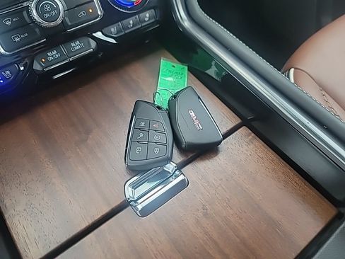 Used 2023 GMC Yukon Denali Ultimate AWD/4WD image 29