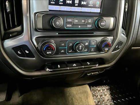 Used 2018 Chevrolet Silverado 1500 LTZ Z71 AWD/4WD image 15
