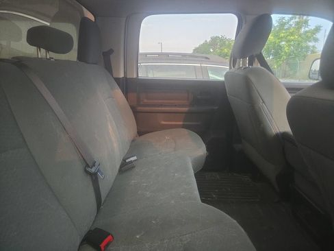 Used 2016 RAM 2500 Tradesman w/ Chrome Appearance Group AWD/4WD image 6