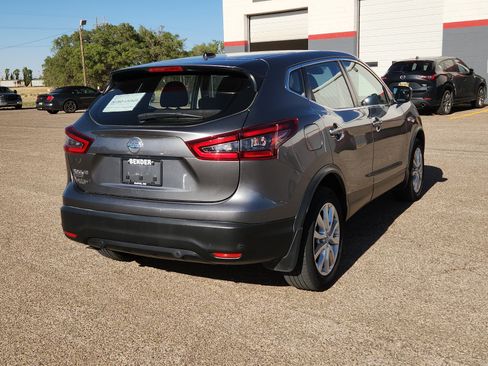 Used 2021 Nissan Rogue Sport S image 4