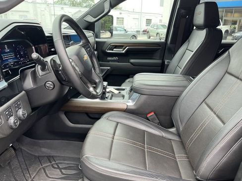 Used 2024 Chevrolet Silverado 1500 High Country w/ High Country Premium Package image 18