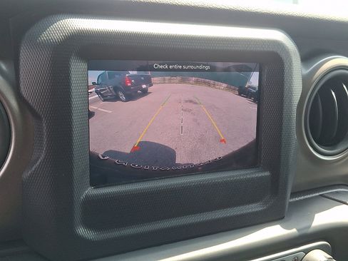 Used 2021 Jeep Wrangler Unlimited Sport AWD/4WD image 17