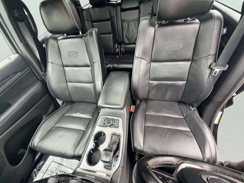 Used 2020 Jeep Grand Cherokee Overland AWD/4WD image 17