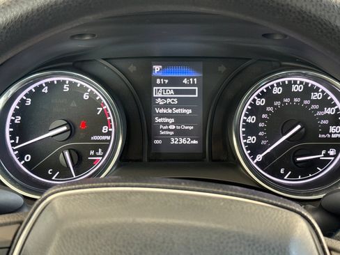Used 2020 Toyota Camry LE FWD image 32