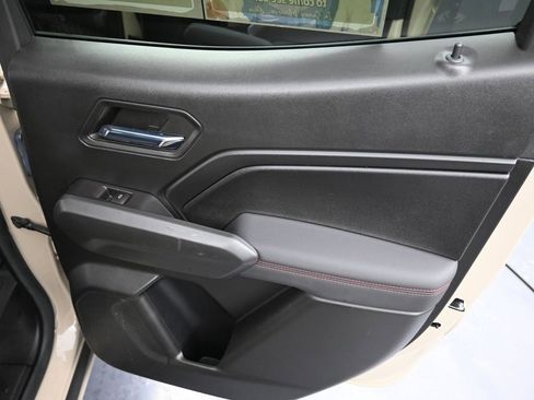 Used 2023 Chevrolet Colorado Z71 w/ Z71 Convenience Package 2 image 25