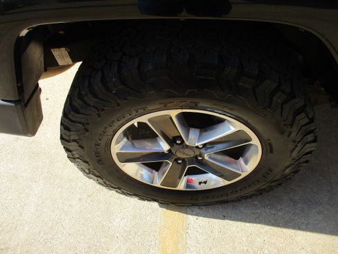 Used 2014 Jeep Wrangler Sahara w/ Connectivity Group AWD/4WD image 11