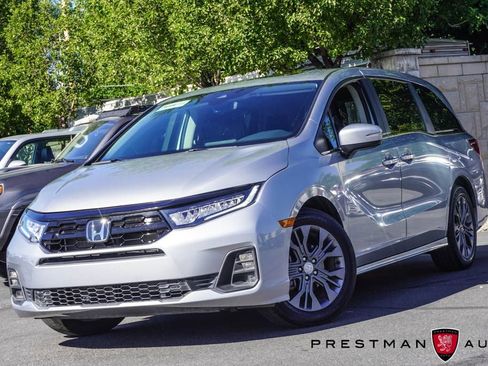 Used 2025 Honda Odyssey Touring image 18