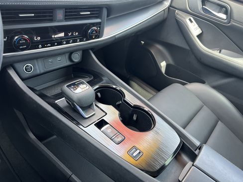 Certified 2023 Nissan Rogue SV w/ SV Premium B Package FWD image 27