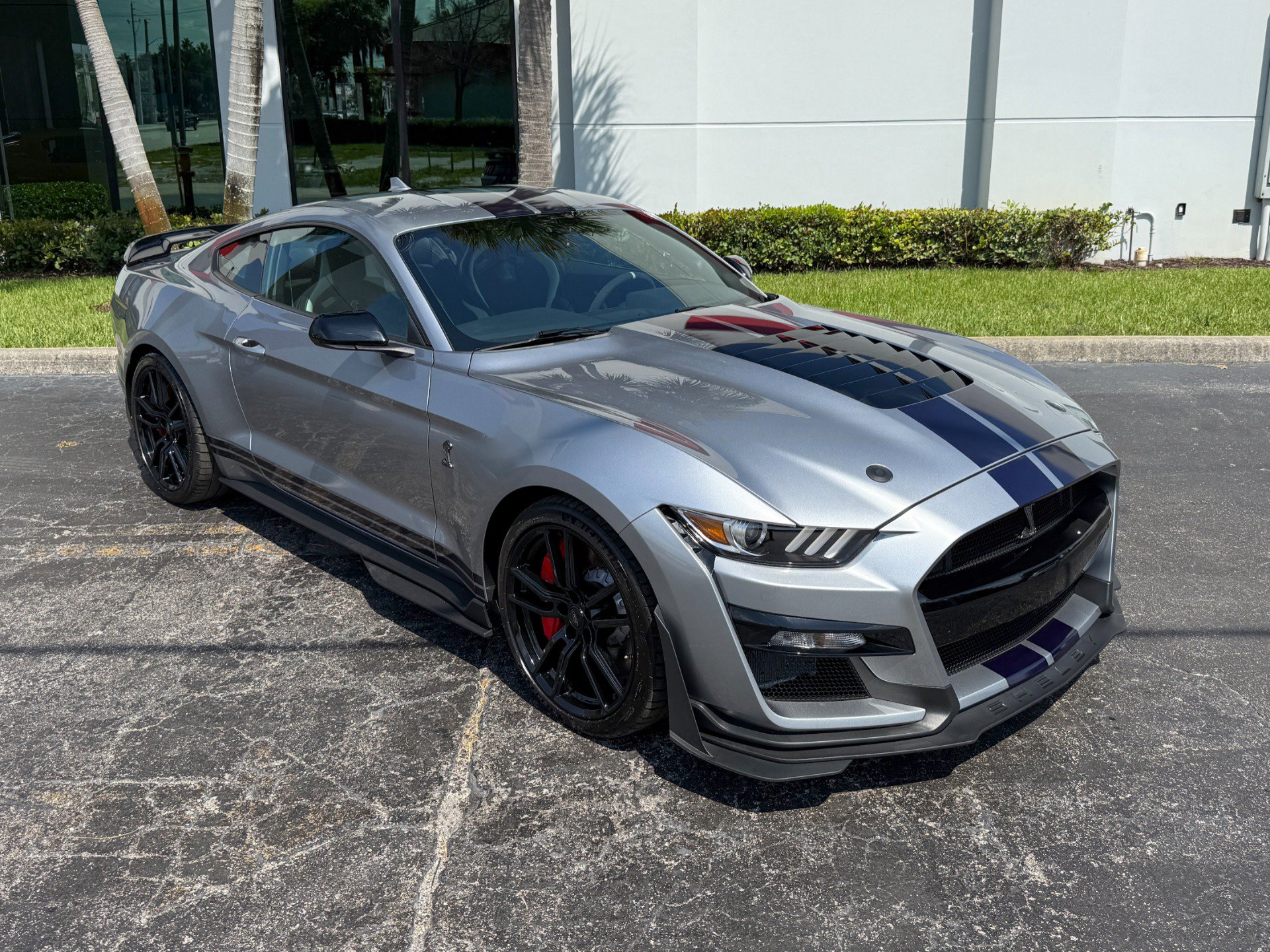 Used 2022 Ford Mustang Shelby GT500 w/ Handling Package RWD image 6