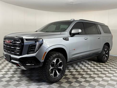 Used 2025 GMC Yukon XL AT4 w/ AT4 Premium Package image 2