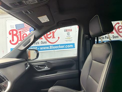 Used 2022 GMC Yukon SLT w/ SLT Premium Package image 29