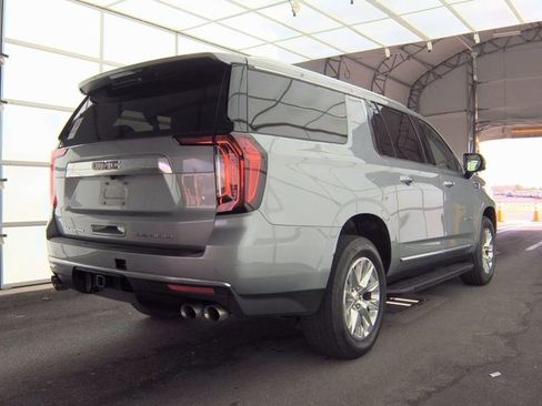 Used 2024 GMC Yukon XL Denali image 2