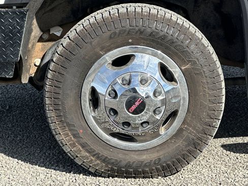 Used 2023 GMC Sierra 3500 SLE w/ SLE Convenience Package image 37