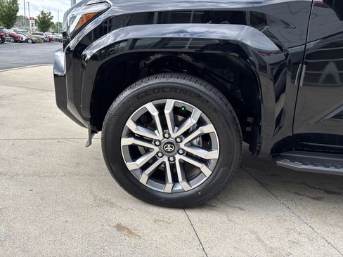 New 2026 Toyota 4Runner Limited AWD/4WD image 32