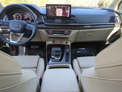 Certified 2025 Audi Q5 2.0T Premium Plus image 15