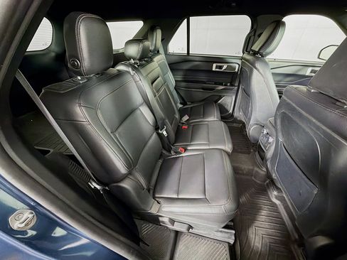 Used 2020 Ford Explorer XLT w/ Equipment Group 202A image 25
