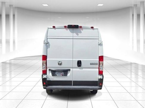 Used 2026 RAM ProMaster 2500 w/ Convenience Group FWD image 4