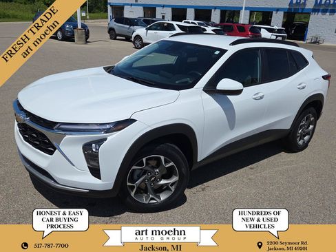 Used 2024 Chevrolet Trax LT w/ Driver Confidence Package FWD image 1