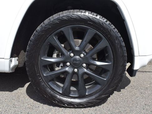 Used 2020 Jeep Grand Cherokee Altitude image 28