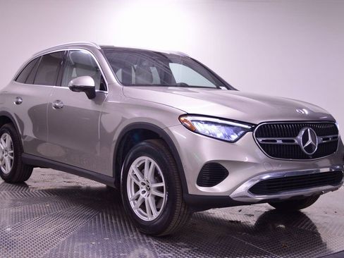 Used 2023 Mercedes-Benz GLC 300 4MATIC image 9