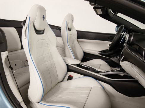 Certified 2023 Ferrari Portofino M RWD image 33