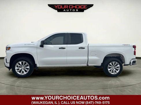 Used 2019 Chevrolet Silverado 1500 Custom w/ Custom Convenience Package AWD/4WD image 2