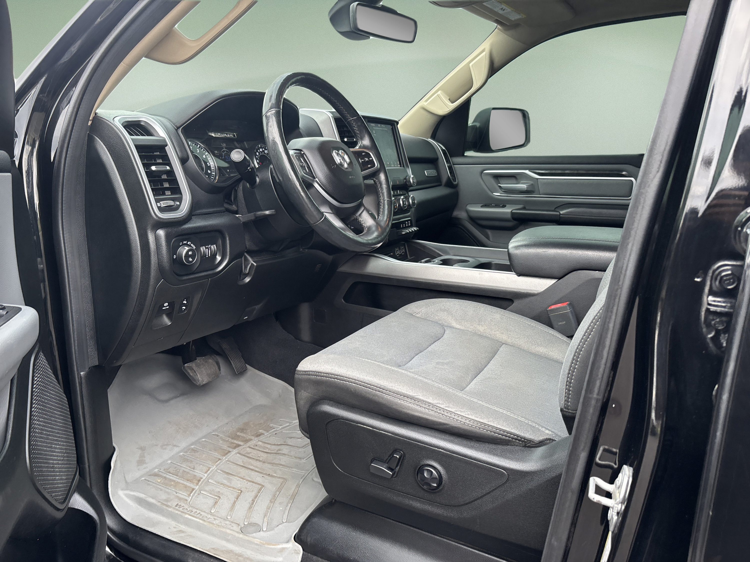 Used 2019 RAM 1500 Big Horn AWD/4WD image 9