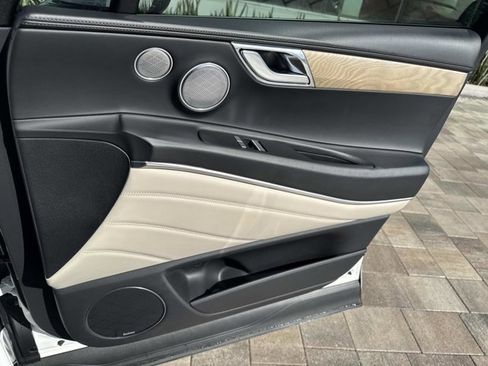 Used 2022 Genesis GV80 2.5T w/ Prestige Package 04 image 17