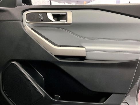 Certified 2022 Ford Explorer XLT w/ Equipment Group 202A image 23