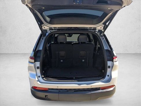 Certified 2024 Jeep Grand Cherokee L Altitude image 7