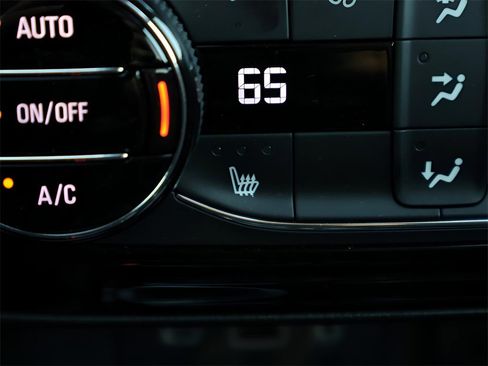 Used 2023 Buick Encore GX Select w/ Sport Touring Package image 25