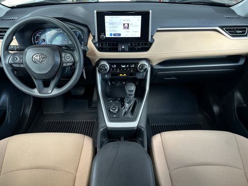 Used 2025 Toyota RAV4 LE AWD/4WD image 3