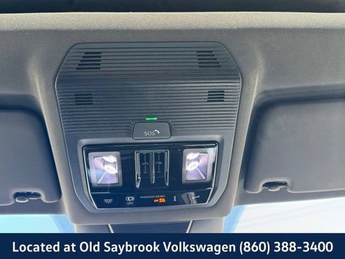Certified 2025 Volkswagen Tiguan SE R-Line AWD/4WD image 19
