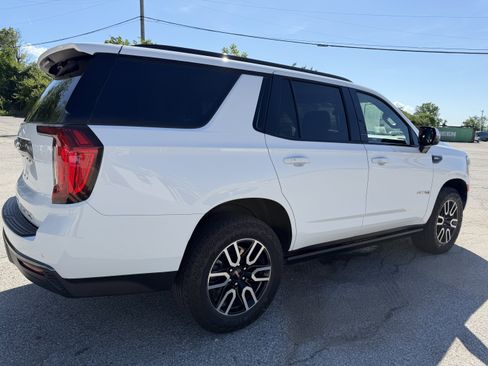 Used 2024 GMC Yukon AT4 w/ AT4 Premium Package AWD/4WD image 6