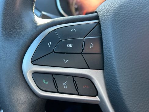 Used 2021 Jeep Cherokee Latitude Lux 80th Anniv w/ Quick Order Package 26U 80TH image 32